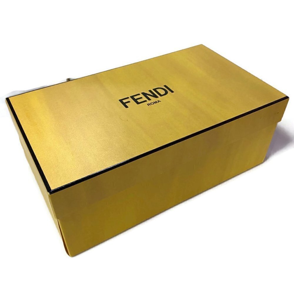 Fendi White Leather Flowerland Thong Sandal - Picture 9 of 9